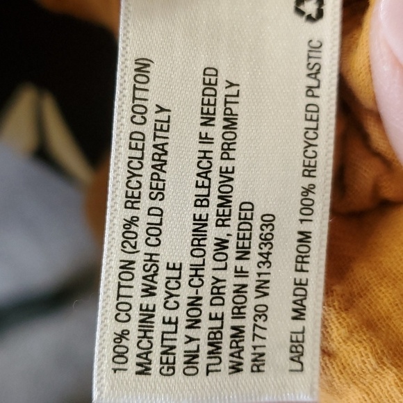 UNIVERSAL THREADS TOP. size XL, mustard tan color. Ruffle sleeves. Gauze cotton - Picture 7 of 9